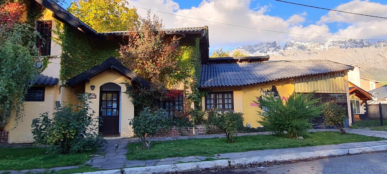 La Casa Del Arbol - Hostel El Bolsón Eksteriør bilde
